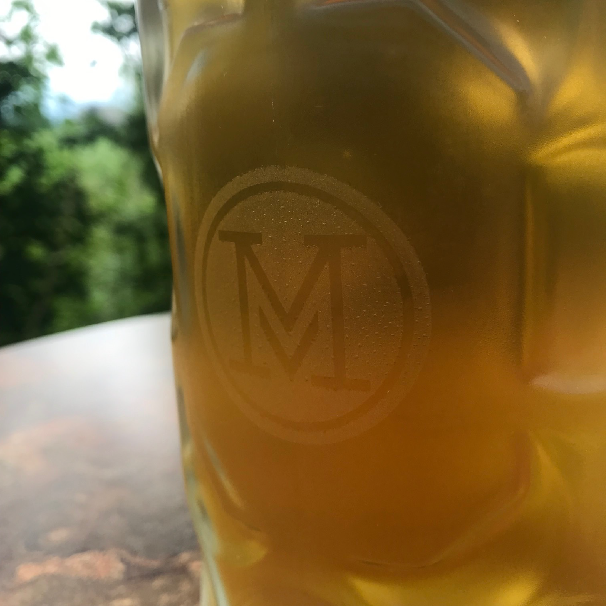 Aktion MASS-KRUG! und Picknicktuch