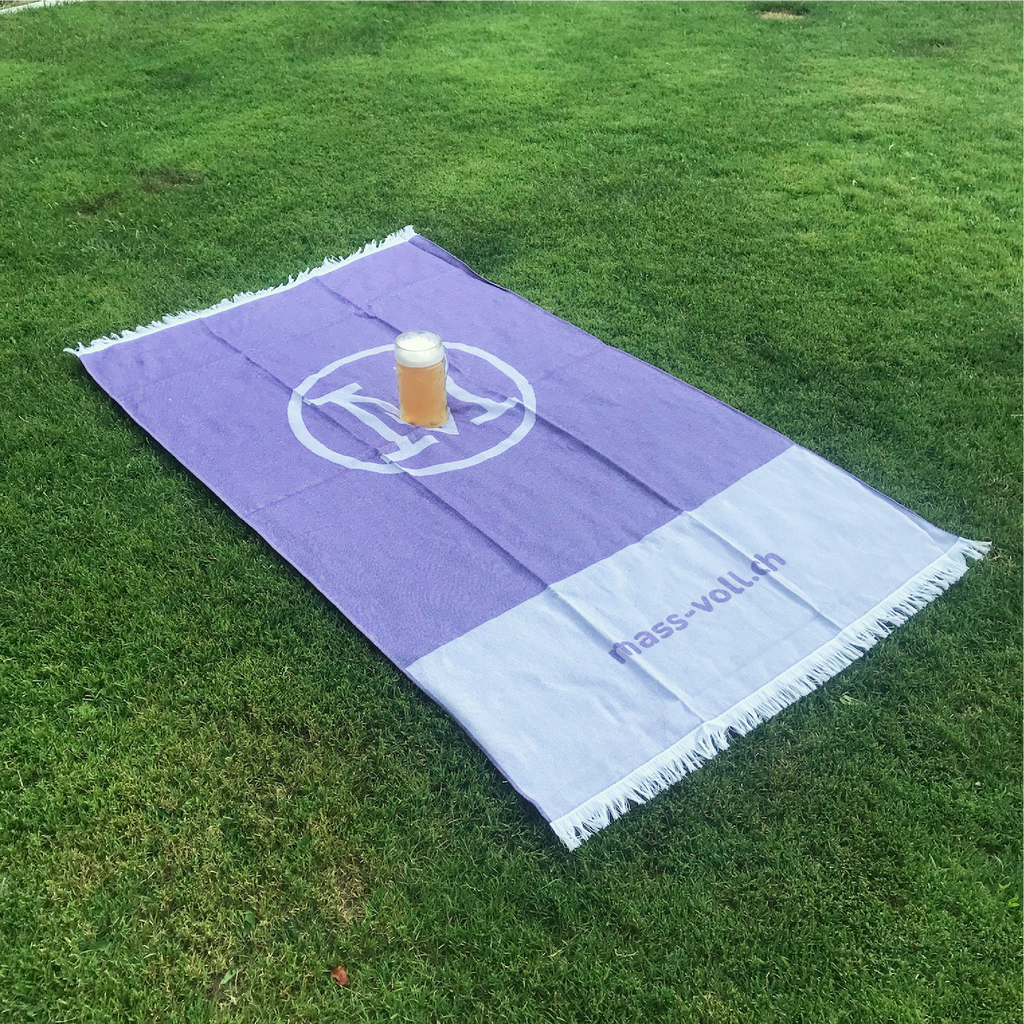 Aktion MASS-KRUG! und Picknicktuch