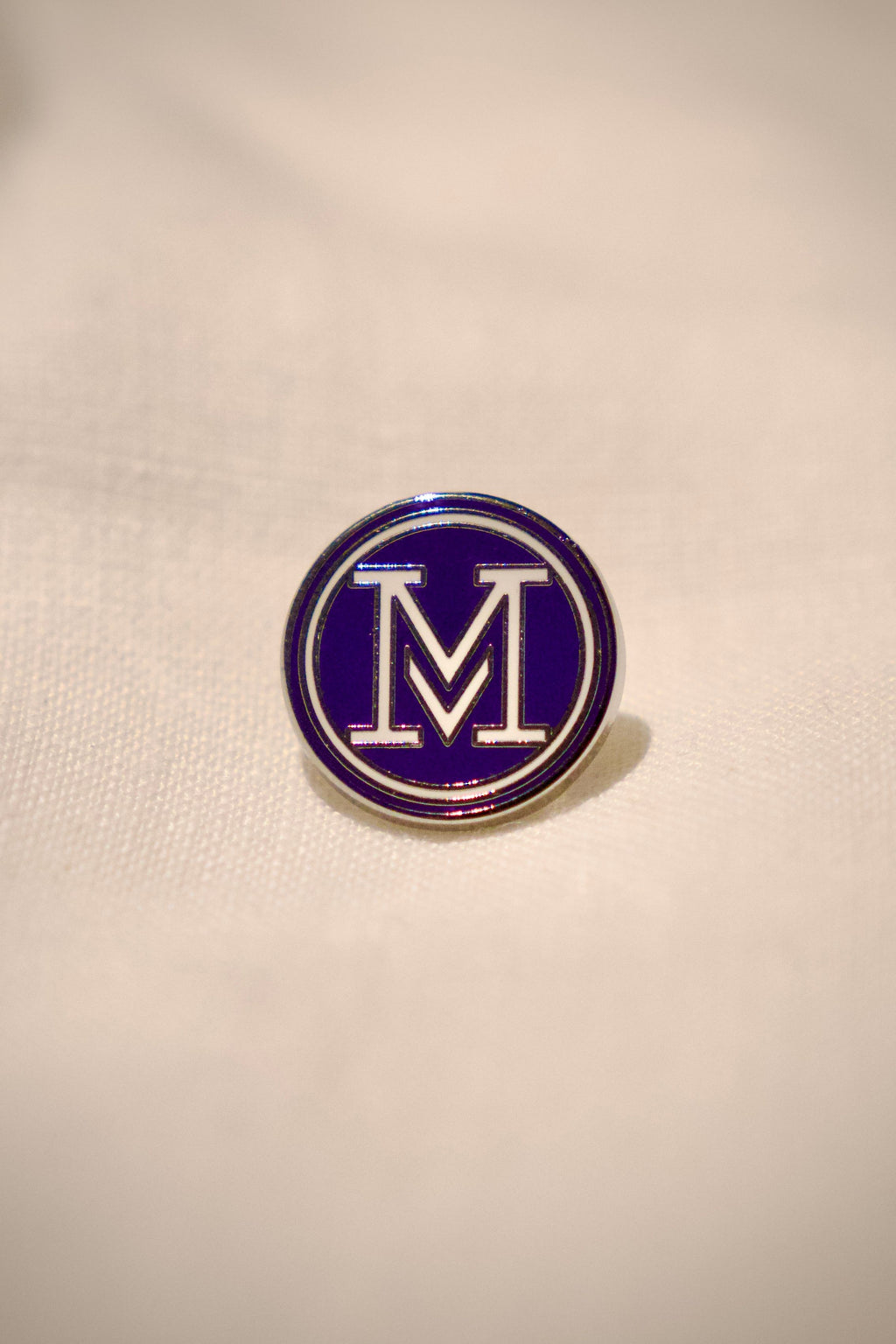 Pin V2